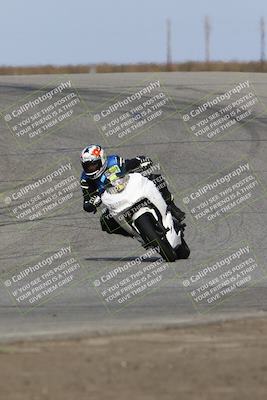 media/Nov-26-2023-TrackDaz (Sun) [[64ad8cfd8f]]/Mock Race/Outside Grapevine/